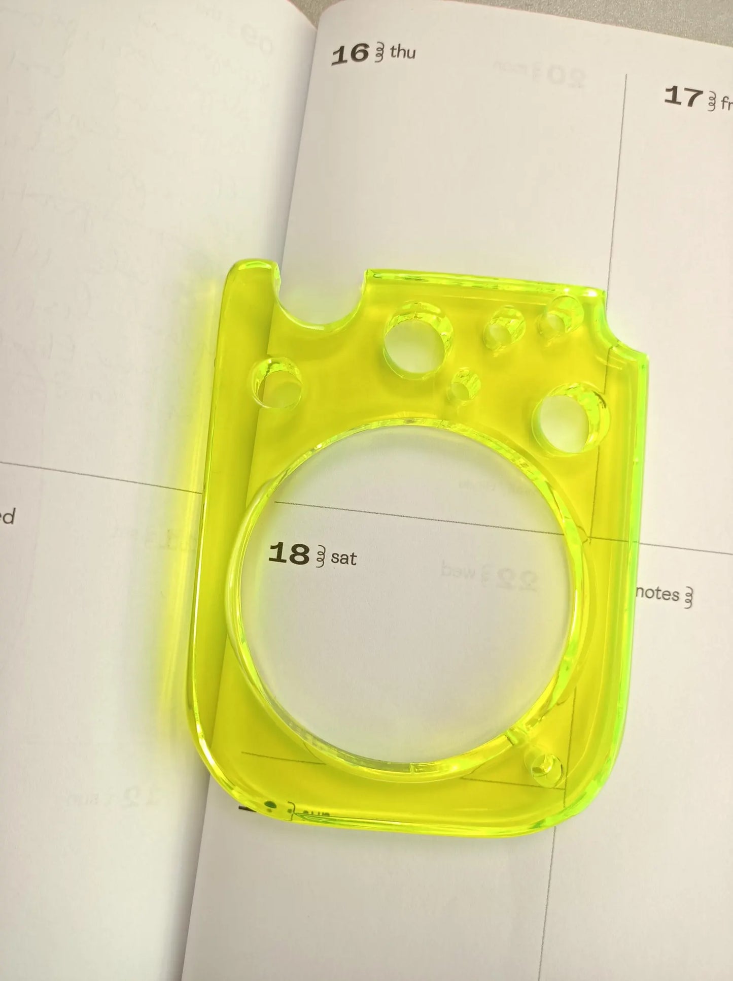 Bracelet en acrylique transparent